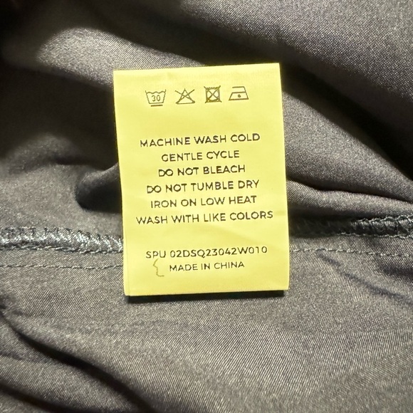 BloomChic Smocked VNeck Floral Dress - Picture 8 of 8